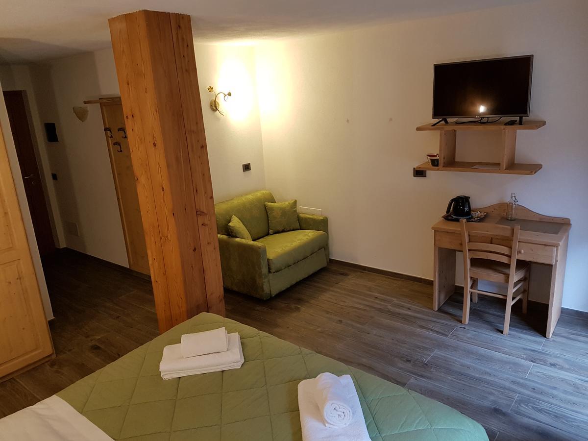 Le Nid De L'Aigle Hotel Champoluc Eksteriør billede